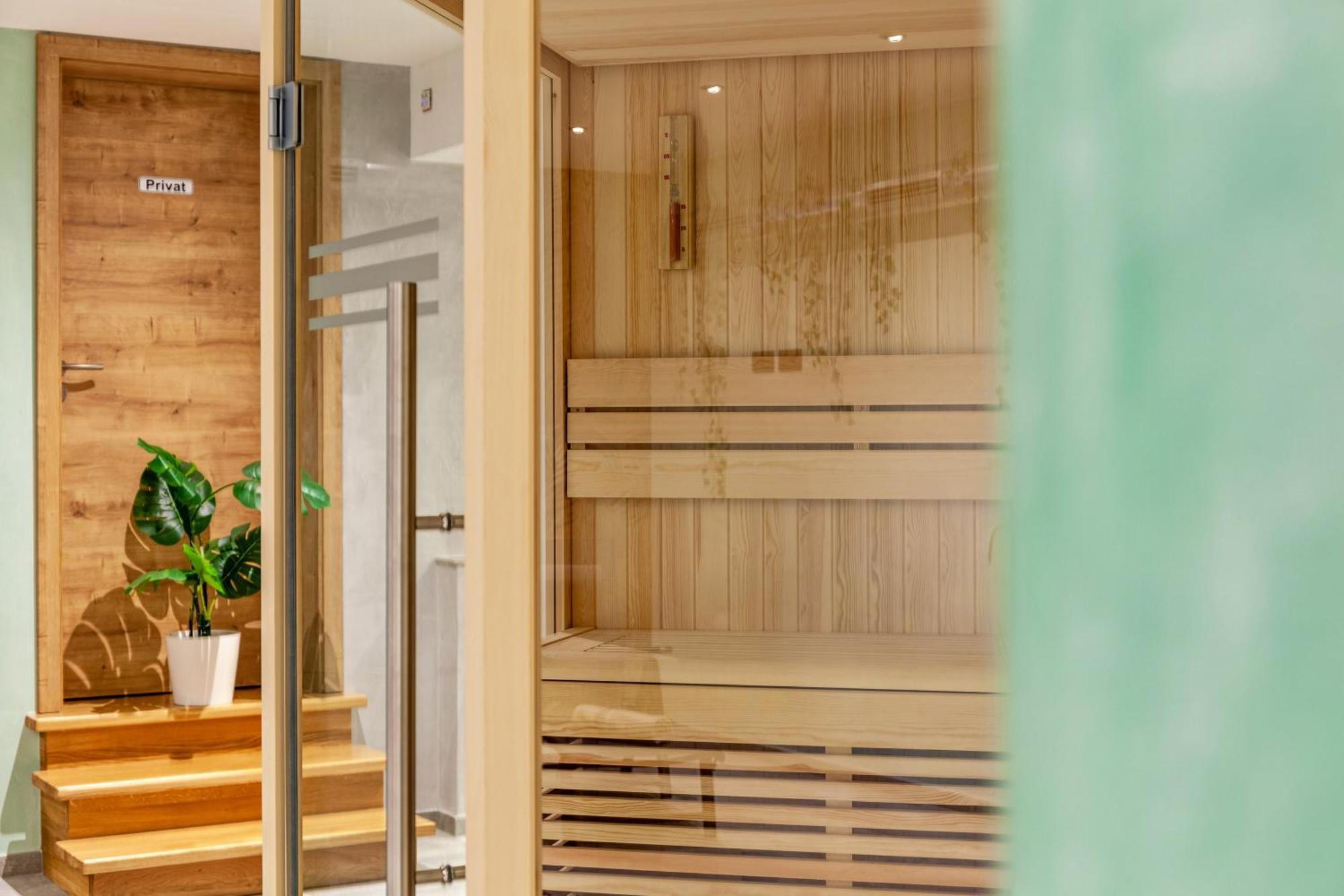 Chalet Aus Holz 加爾米施-帕滕基興 外观 照片