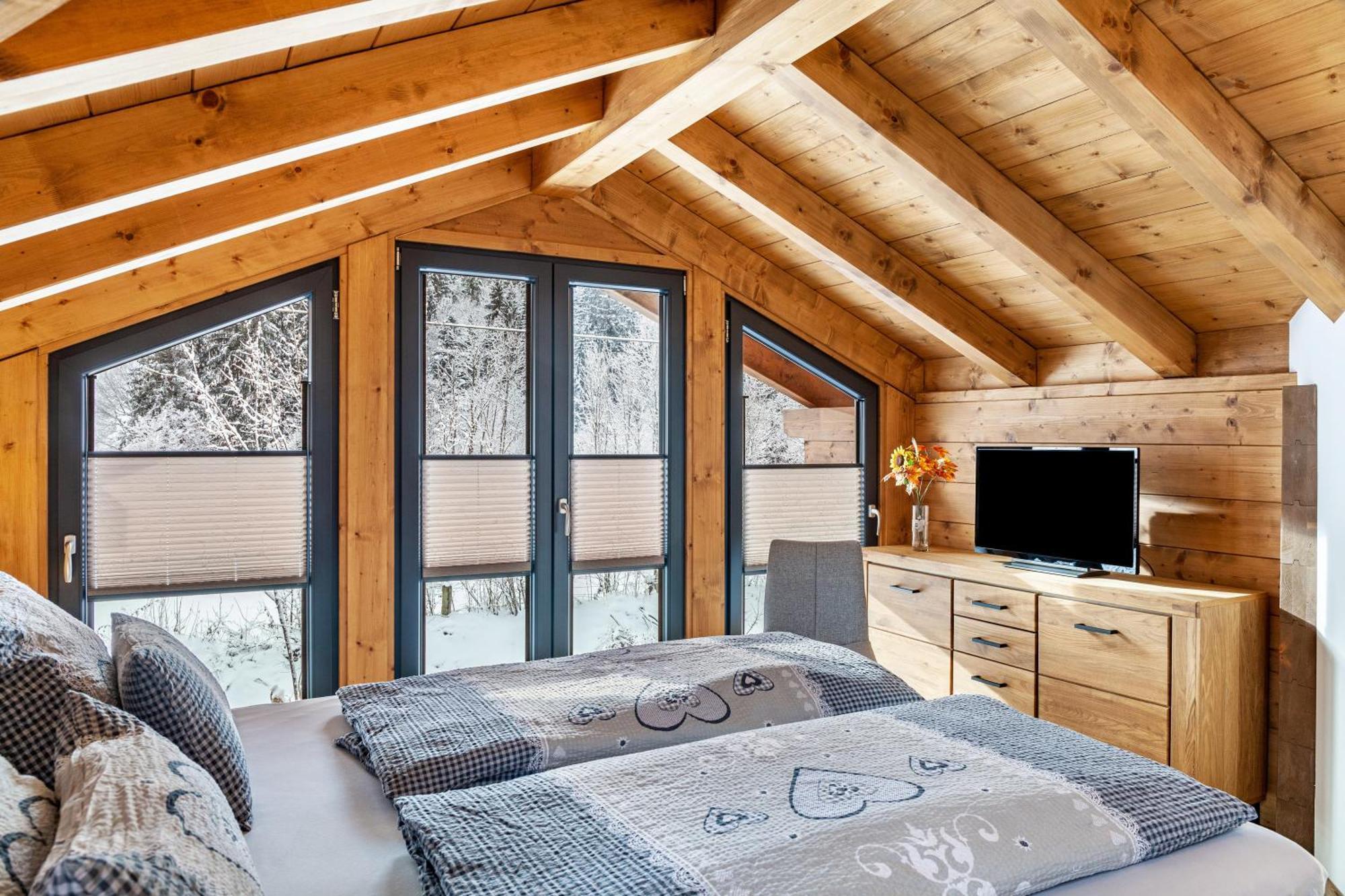 Chalet Aus Holz 加爾米施-帕滕基興 外观 照片