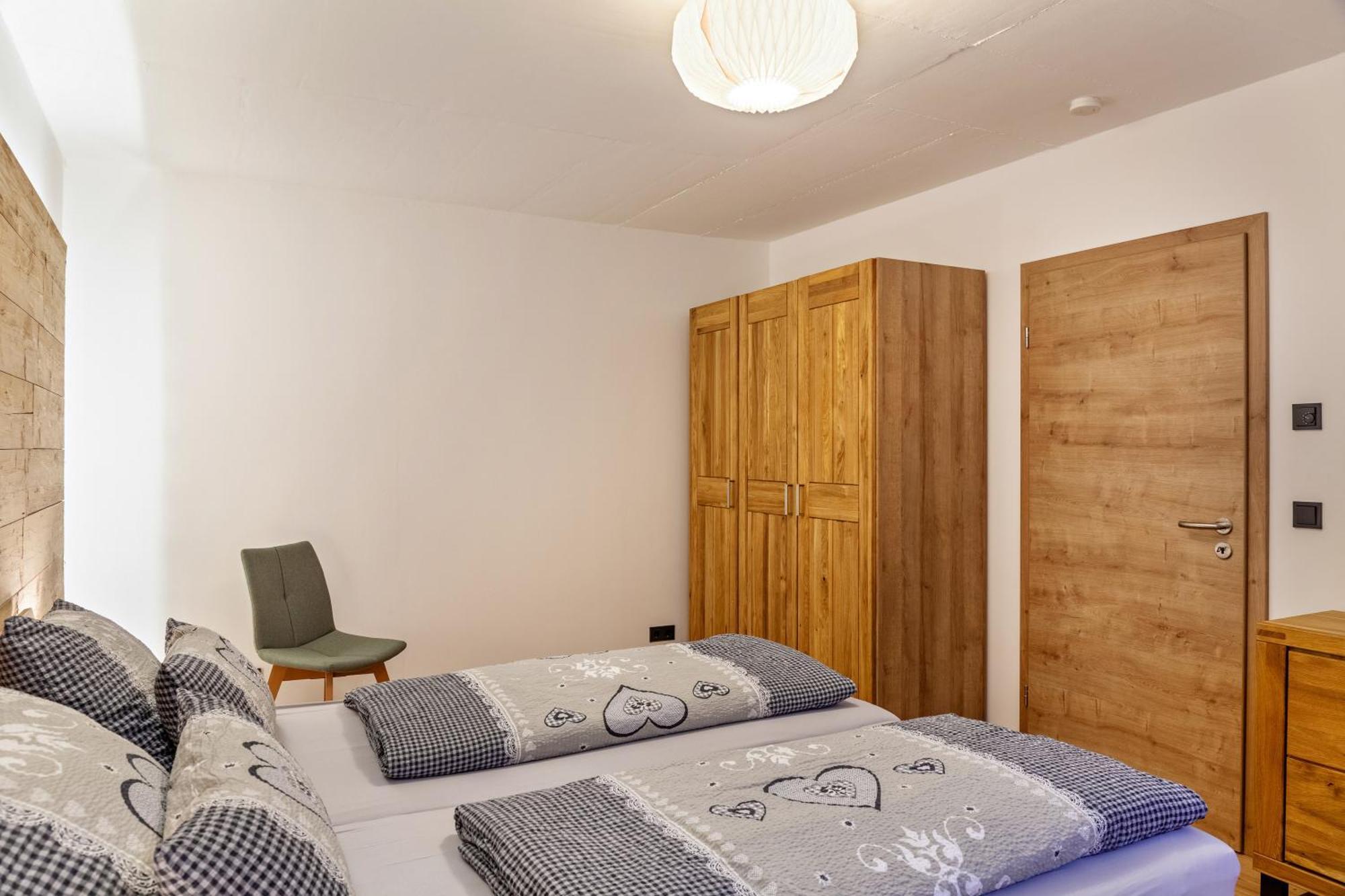 Chalet Aus Holz 加爾米施-帕滕基興 外观 照片