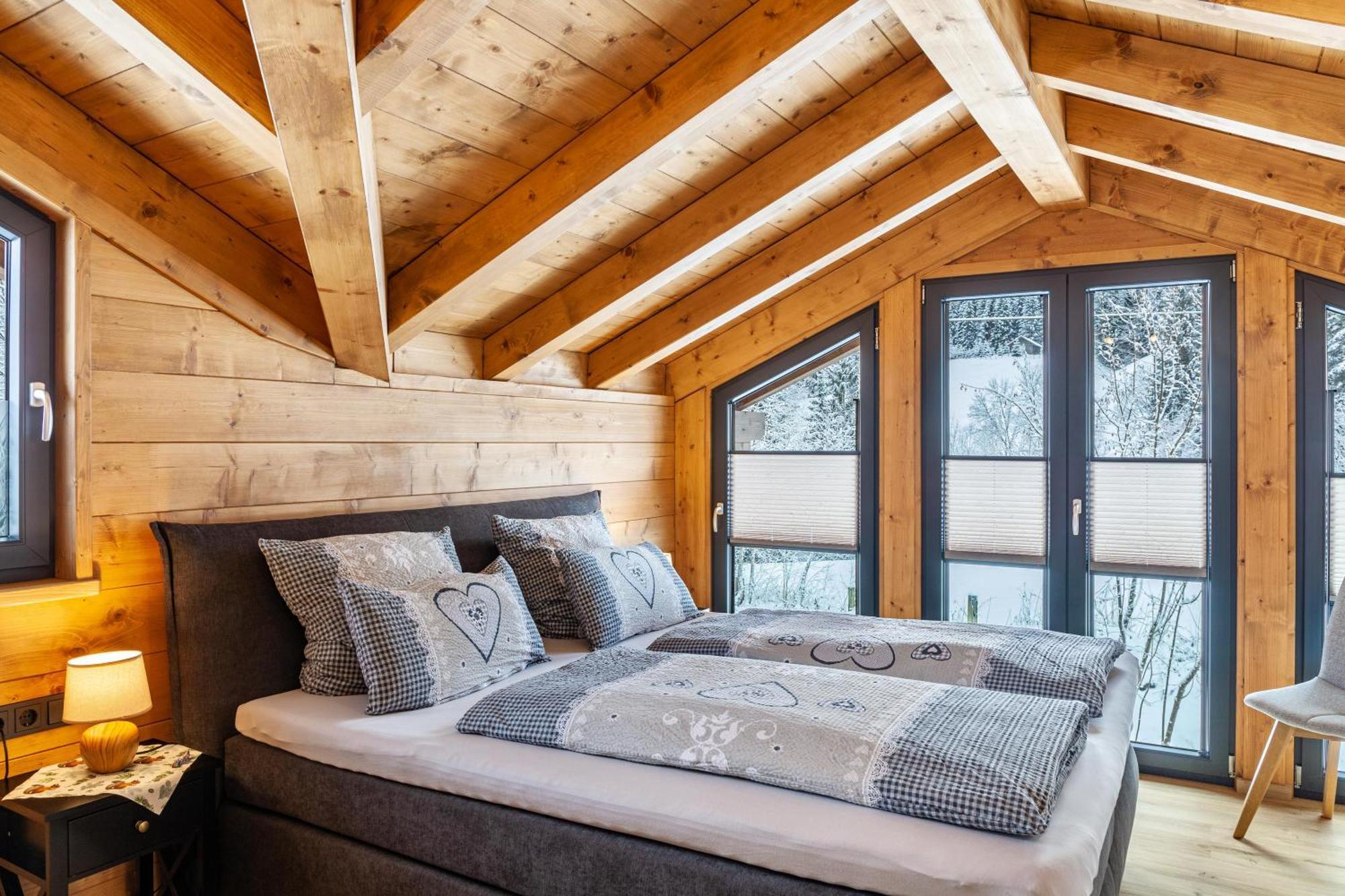 Chalet Aus Holz 加爾米施-帕滕基興 外观 照片