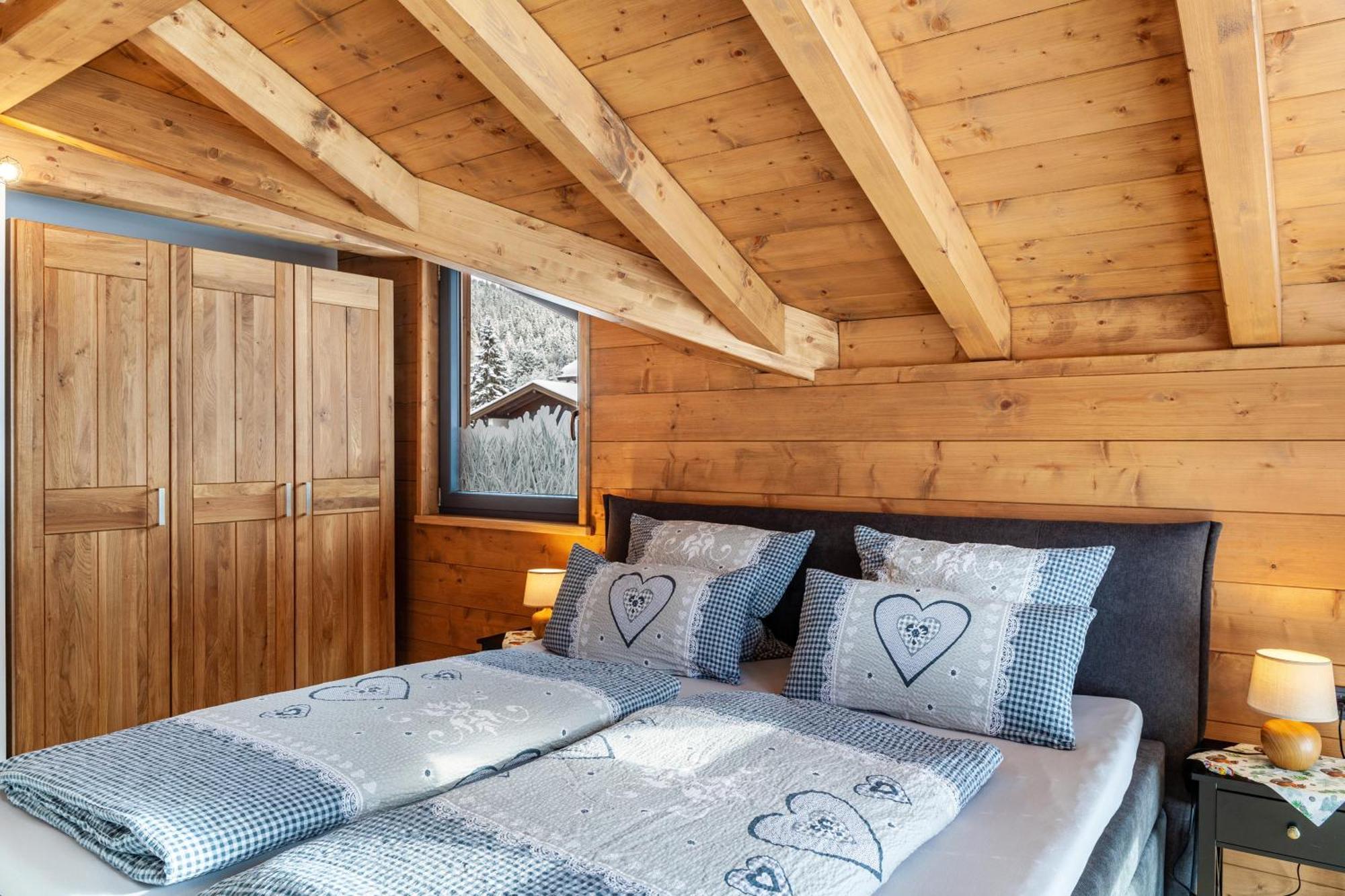 Chalet Aus Holz 加爾米施-帕滕基興 外观 照片